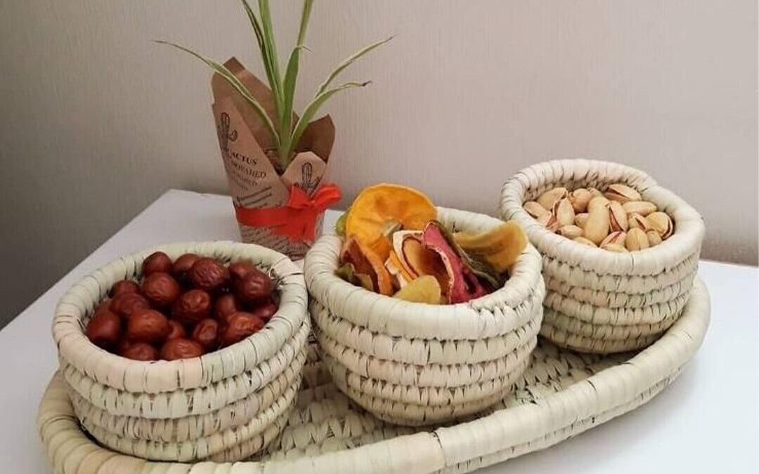 How to Create a Nut and Dried Fruit Gift Basket