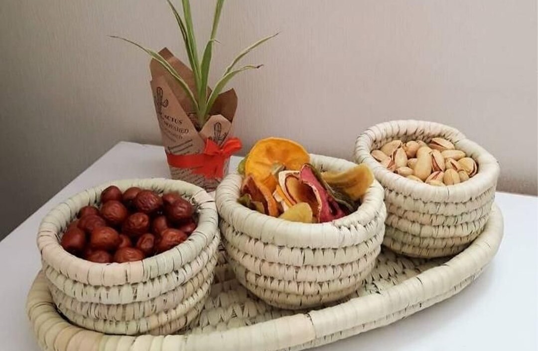 How to Create a Nut and Dried Fruit Gift Basket